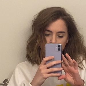 Meet your Posher, Charis